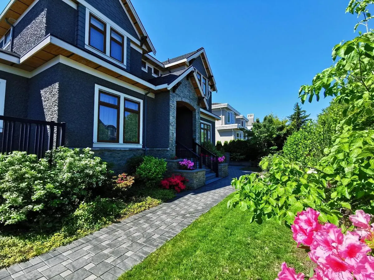 Vancouver West Cozy Retreat By Host Launch Canada