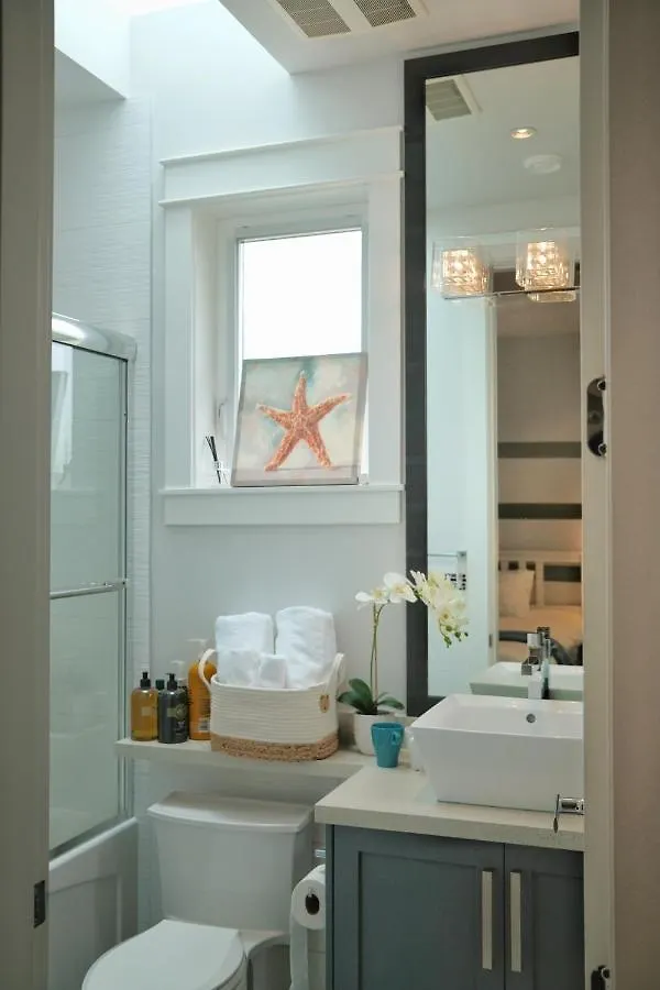 Vancouver West Cozy Retreat By Host Launch